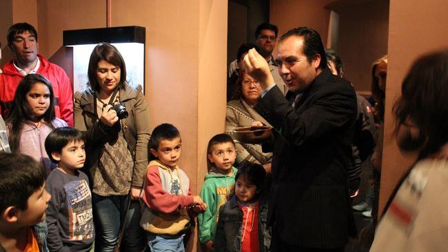 Niños aprecian representación teatral en el Museo del Limarí (imagen archivo)