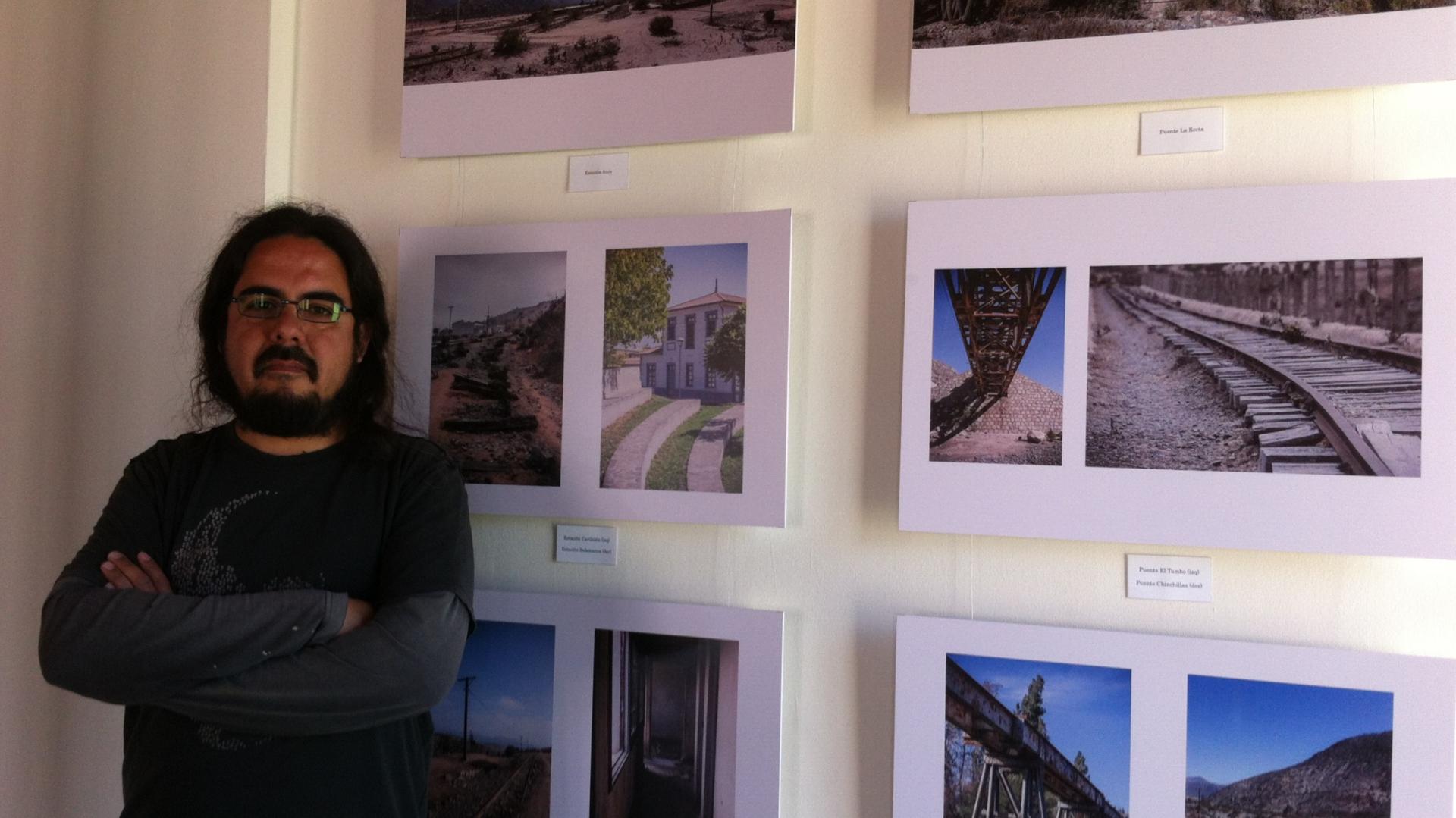 Cristian Campos, fotógrafo autor de la exposición "Vías en silencio"