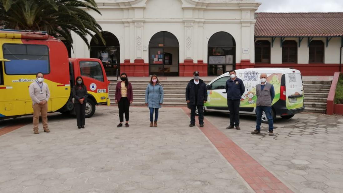 Los equipos del Bibliomóvil de Río Hurtado y del Limarí se reunieron para conmemorar el Día del Bibliomóvil