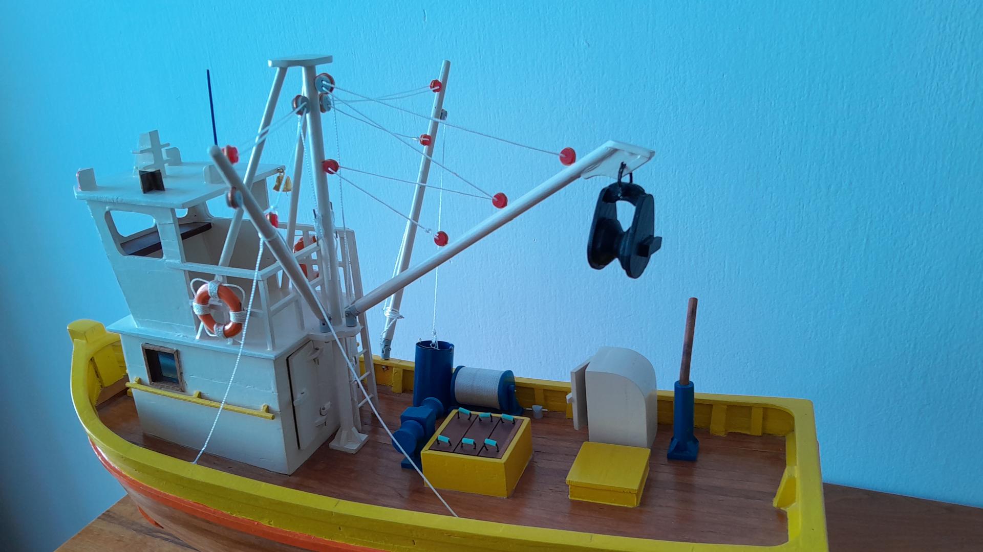 La exhibición "Botes en el alma" del ingeniero ovallino, Gabriel Rojas, es una invitación a viajar por los mares de la imaginación