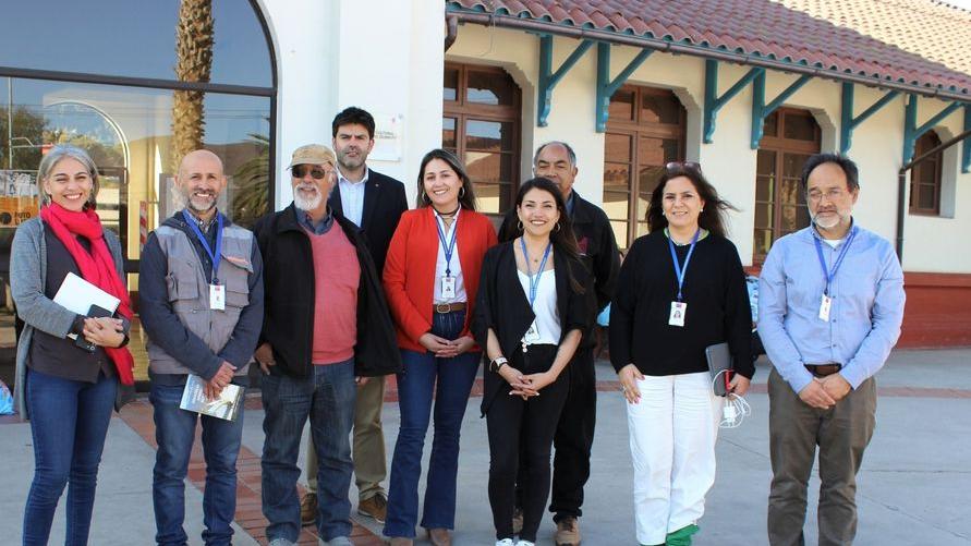 El equipo del museo junto a la directora del Serpat