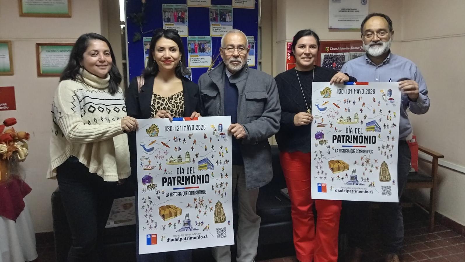 Las autoridades del establecimiento junto al equipo del museo