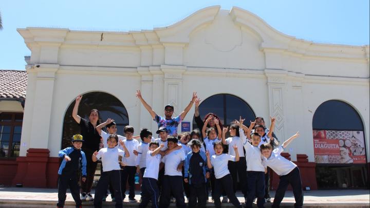 Los estudiantes tienen visitas guiadas especiales