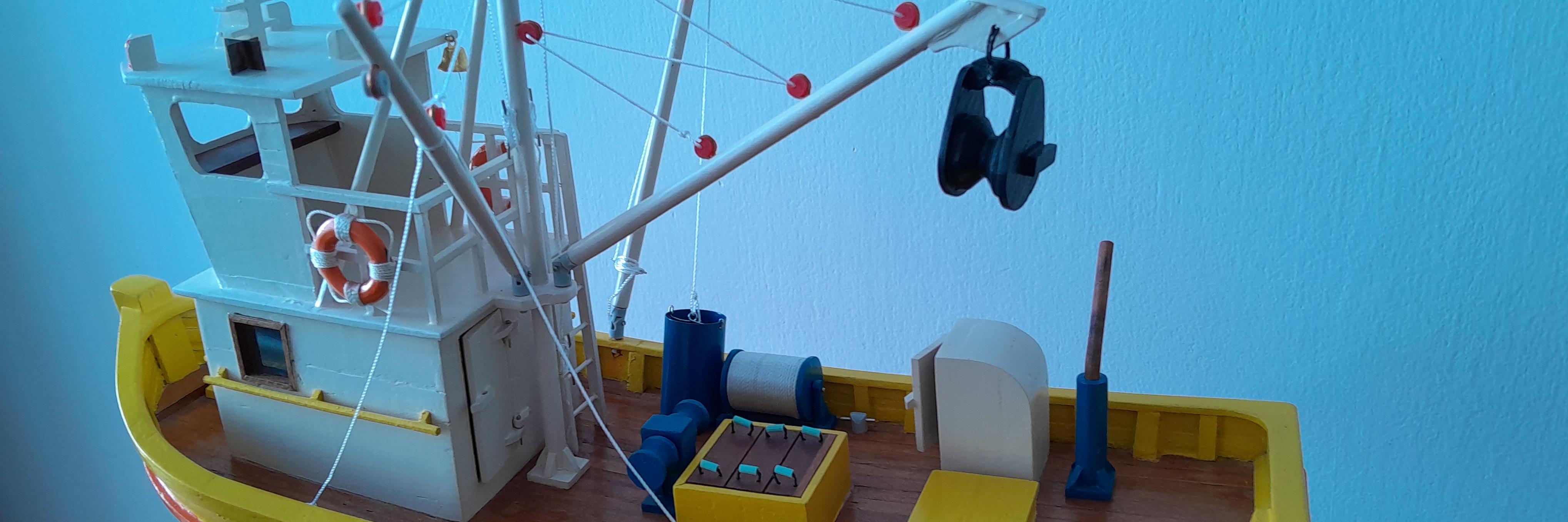 La exhibición "Botes en el alma" del ingeniero ovallino, Gabriel Rojas, es una invitación a viajar por los mares de la imaginación