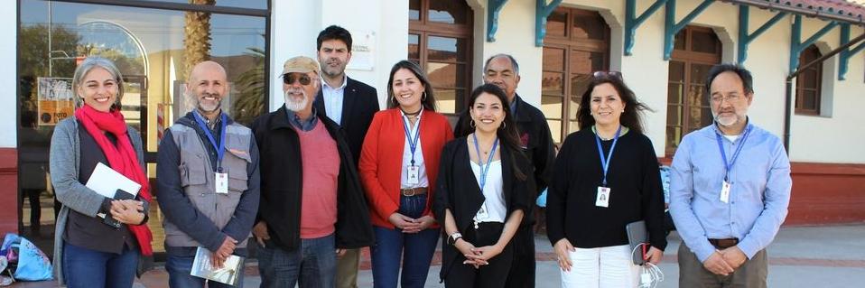 El equipo del museo junto a la directora del Serpat
