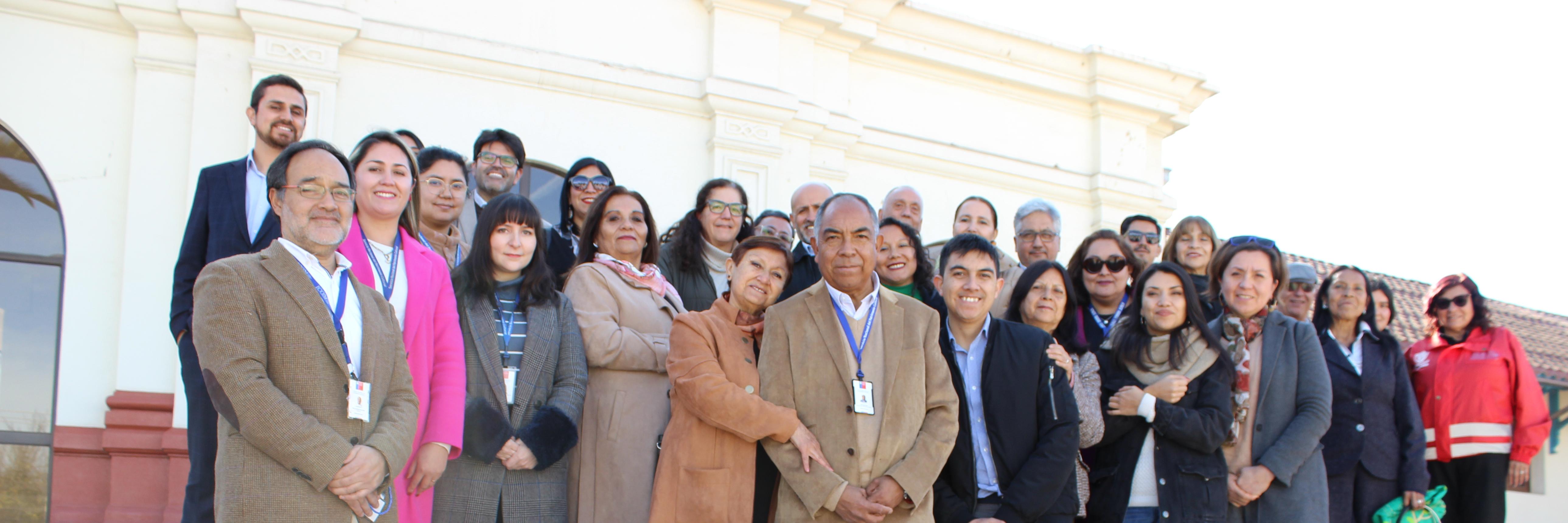 Raúl junto a los invitados a su ceremonia de despedida