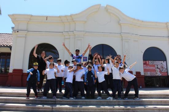 Los estudiantes tienen visitas guiadas especiales