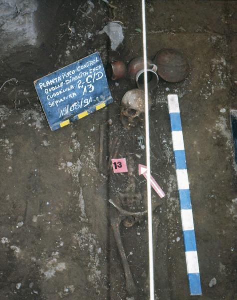 Sepultura 13, sector Planta Pisco Control