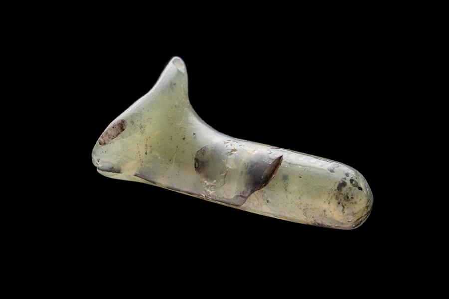 Tembetá tipo cilíndrico curvo